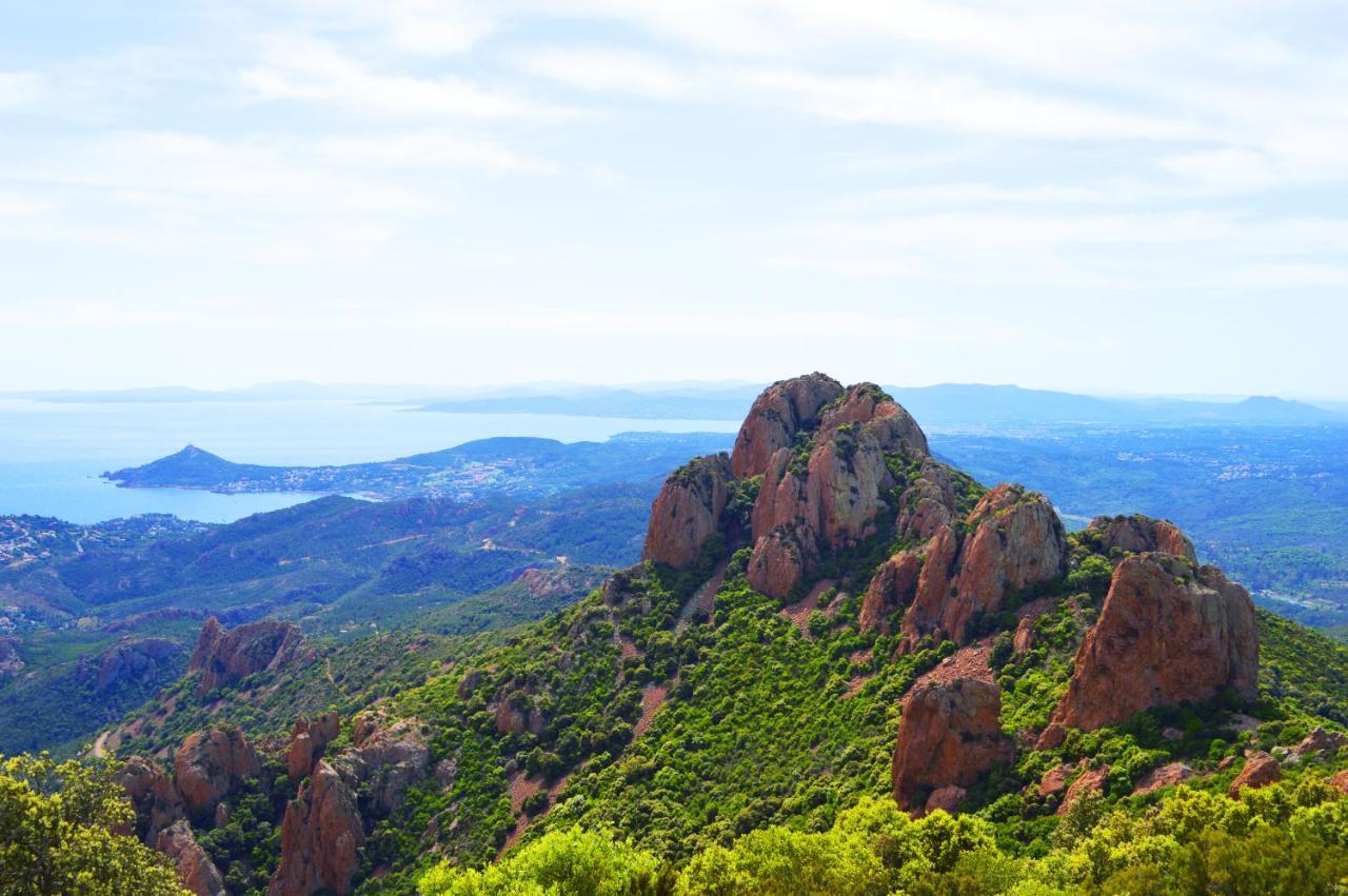 Coeur De Frejus, L'Amphitheatre, Appartement 3 Pieces Climatise, Terrasse, Barbecue, Piscine & Parking Luaran gambar